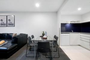 Converted Two Bedroom Apartment - No Parking - Hinterland View - Circle on Cavill - Self Contained, Privately Managed
