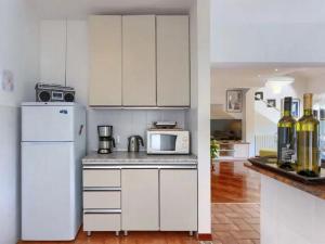 Holiday house with a swimming pool Porec - 23000