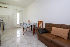 Apartments and rooms with parking space Zadar - 21805