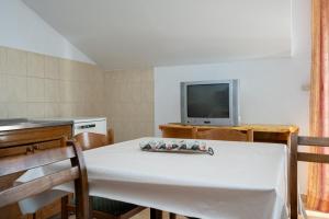 Apartments and rooms with parking space Zadar - 21805