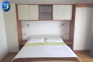 Rooms by the sea Supetarska Draga - Donja - Rab - 23068