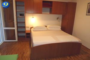 Rooms by the sea Supetarska Draga - Donja, Rab - 23068