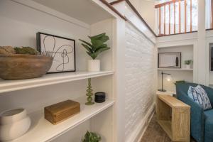 Walk to itin Downtown, Double King Beds