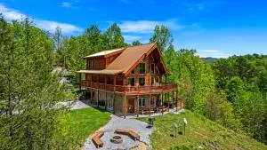 Ridge View Lodge Nature and Mountain View - Hot tub - Firepit - Yard - Games - Pinnacle