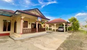 UMMI HOMESTAY Manir KT - Kampong Kebor Ayer