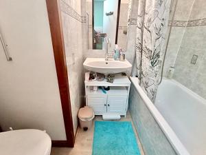 Studio Cabine avec Piscine, Parking Privé et Wifi - Proche Plage et Commerces à Sète - FR-1-338-574