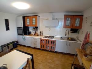 Rustic Villa with Lake Views