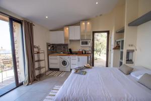 Maisonnette en plein maquis vue splendide à 5 min du centre et de la plage