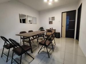 JNJ Miri Homestay - Miri Serene Shangrila, Luak with 4-bedroom