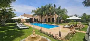 Villa Amazigh - Piscine, Tennis, Jardin - Azib Oulad Lâdem