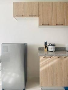 WV 11 Sleek and Cozy Studio