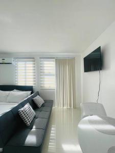 WV 11 Sleek and Cozy Studio