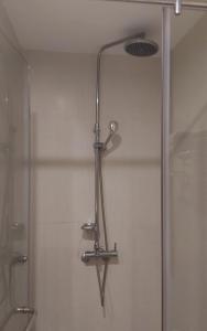 Quiet Hoang Quoc Viet Hotel & apartment