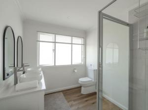 Romantic Villa2 Getaway - beautiful views, kolkol, wifi and back up SOLAR