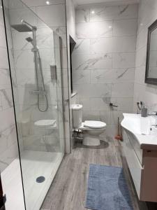 Sea Side home with free Parking Garage