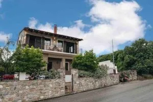 The Serenity Stone Lodge - Mousthéni