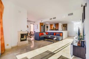 110-Charming Apartment, Sea View, Pool, Calahonda