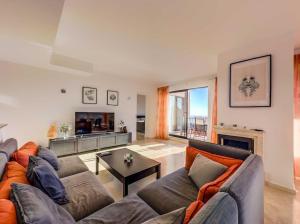 110-Charming Apartment, Sea View, Pool, Calahonda
