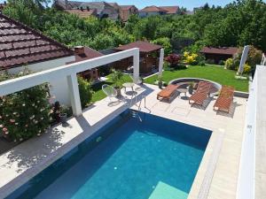 TREND - cazare, gradina, piscina