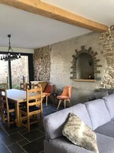 PLACE DE DOUSSY'S 5 Fanzel-Érezée - Érezée