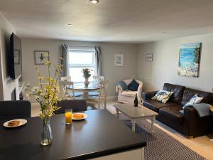 St Margarets Penthouse Apartment