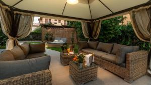Villa Olivia: a New Luxury Villa with Garden Lucca