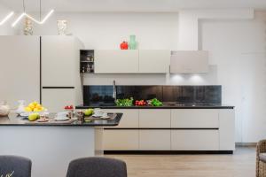 Lavinia, 3 Bedrooms Apartment with Terrace Lucca