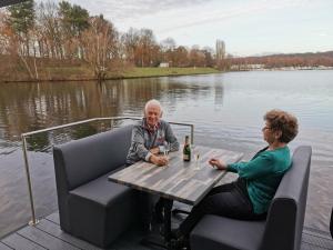 Houseboat Marina Mookerplas 4-6 persons roof terrace