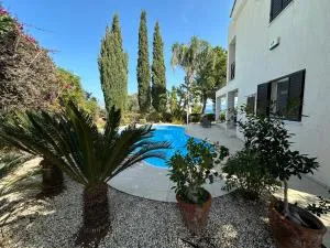 Beach villa Camelia - Нео-Коріо