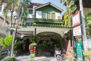 Iroom Boutique House