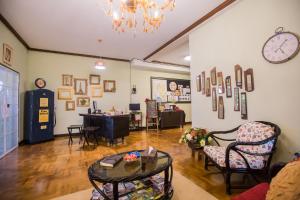 Iroom Boutique House