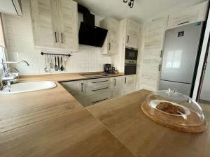 Apartamento 3 hab con parking junto a la playa