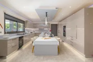 Arsiola 3 Bedroom House - 150 m from the Beach - Áyios Spirídhon