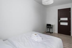 Park Mirowski Homely Apartment by BookingHost