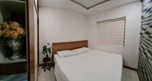 Căn Hộ Nhìn Ra Biển (Apartment with Sea View)