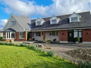 Charming 1-Bed Apartment in Barefield - Noughaval