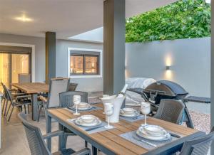 Antonios 3 Bedroom House - 150 m from the Beach