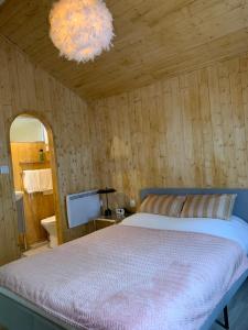 Chalets Escapade Romantique en Chalet Nature, Calme et Douceur au Bord de Marne : photos des chambres