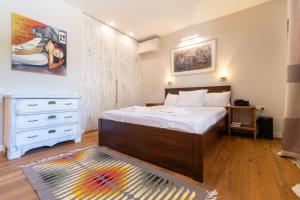 Central 1-bedroom Apartment