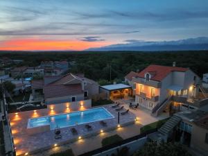 Villa Nada for 10 people with pool & integrated whirlpool