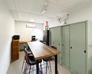 Lili Stay by the beach