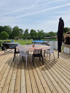 Le paradis des enfants et sa maison en bois
