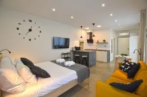 Black & White Studios - Crnibek