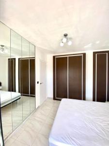 Superbe appartement dans résidence privée.