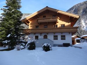 Ferienwohnungen Tiroler Haus