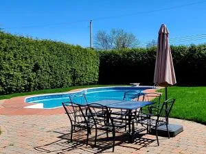 Private Oasis for Ultimate Relaxation - Saint-Timothée