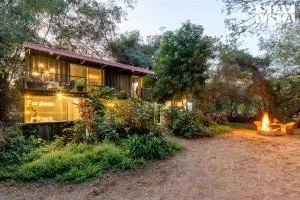 The Black Box- Pet Friendly at Puducherry by StayVista - Vānūr