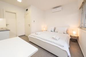 Twins Apartments