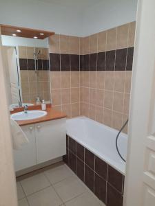 Appartements Appartement T2 climatise avec terrasse : Appartement 1 Chambre