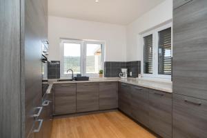 Villa Aria - peaceful olive grove & swimming pool